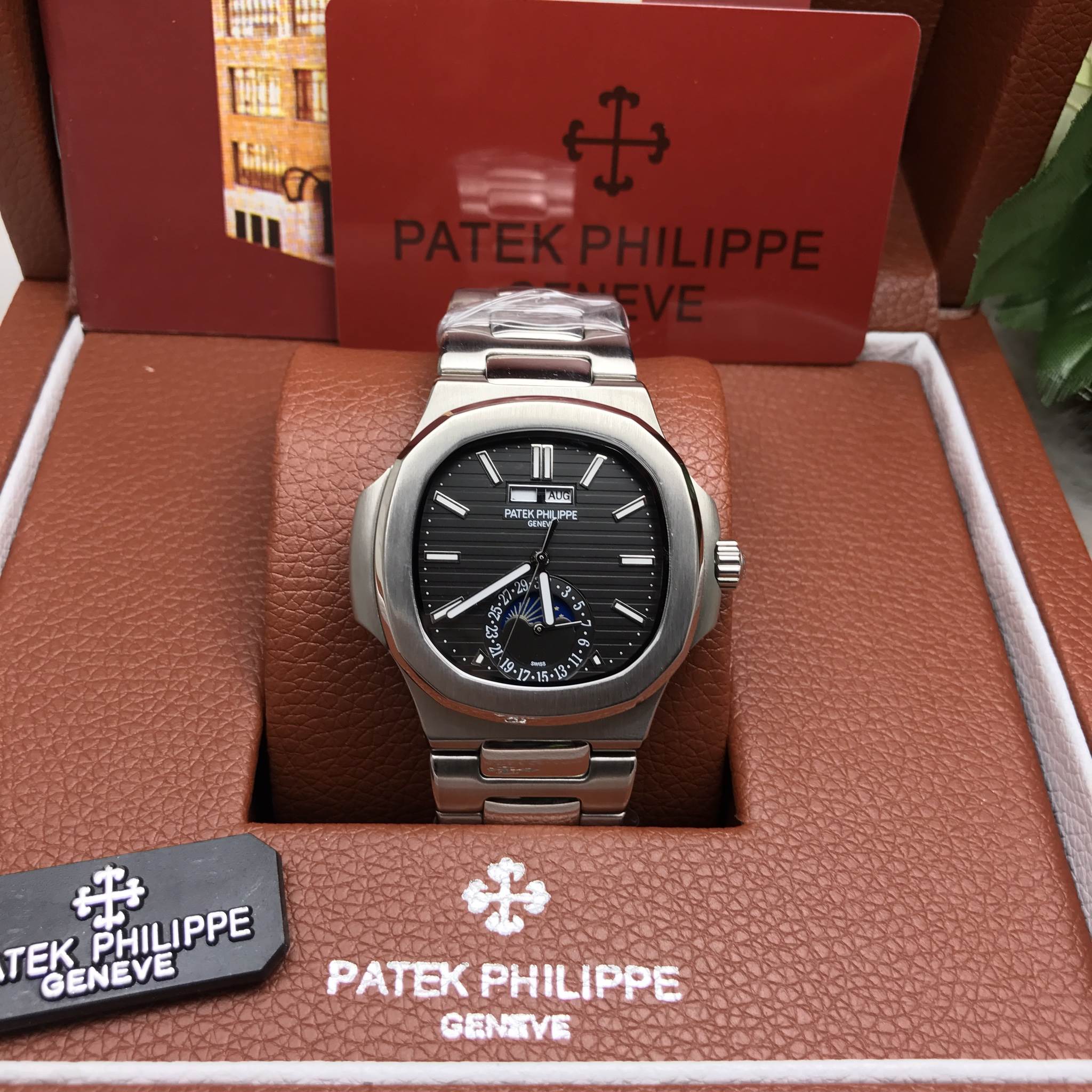นาฬิกา Patek Philippe รุ่น Men"s Nautilus Annual Calendar หน้าดำ