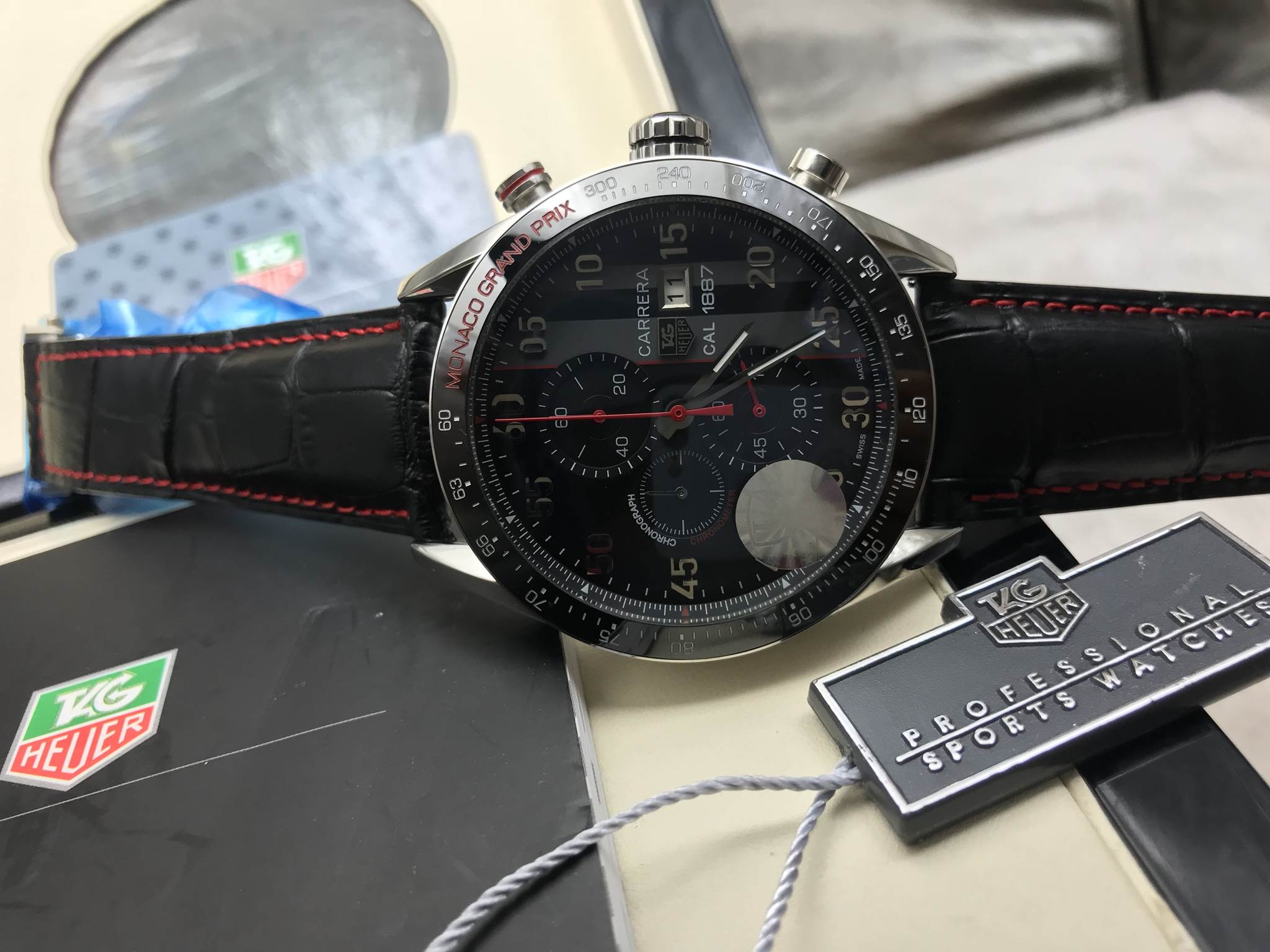 นาฬิกาTAG Heuer Carrera Cal.1887 Day-Date Chronograph สายหนังดำ ด้ายแดง งาน Mirror Swiss