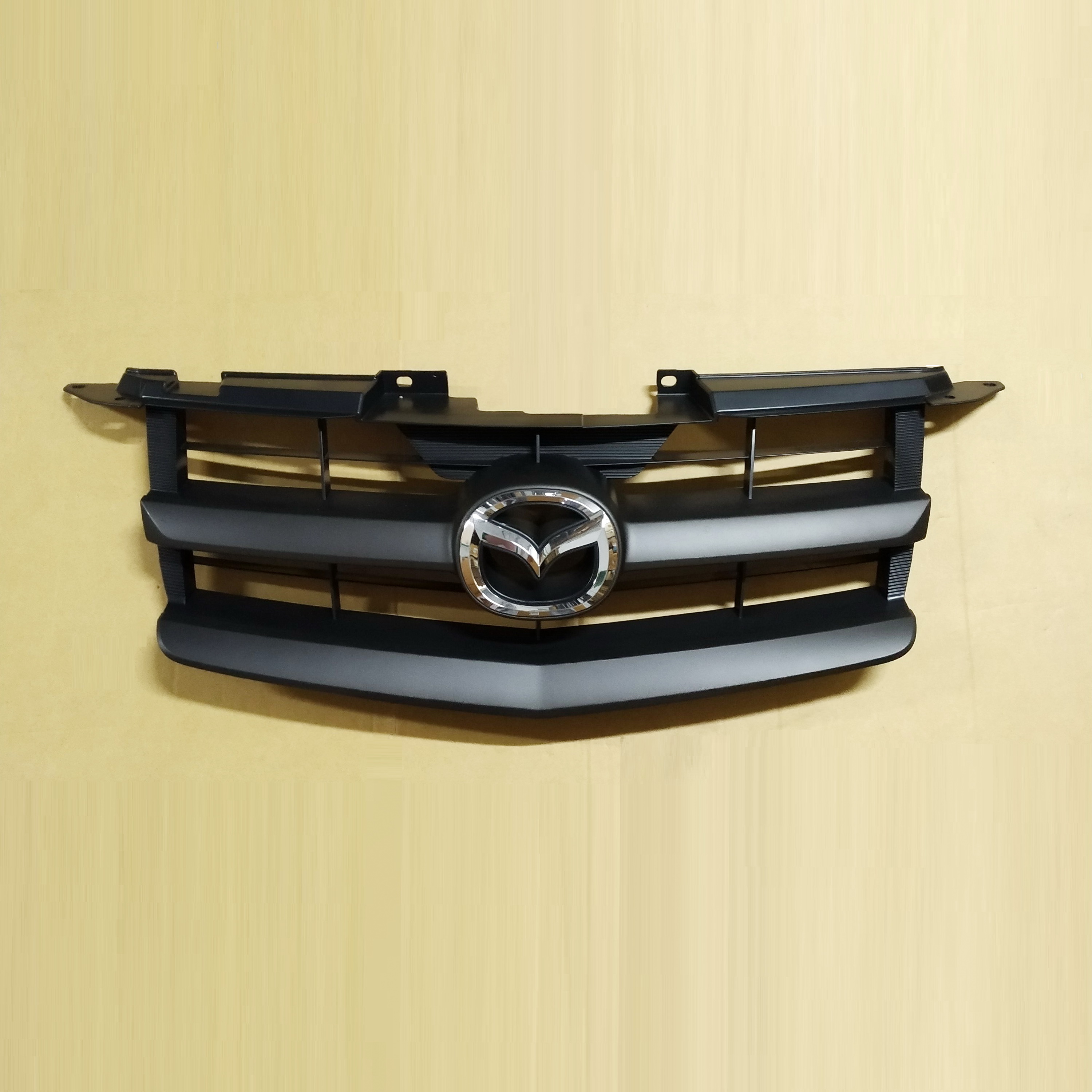 -แท้ศูนย์- หน้ากระจัง MAZDA BT50(บีที50) โฉมที่2 สีดำ(งานไม่ทำสี) พร้อมโลโก้ ปี2008-2011
