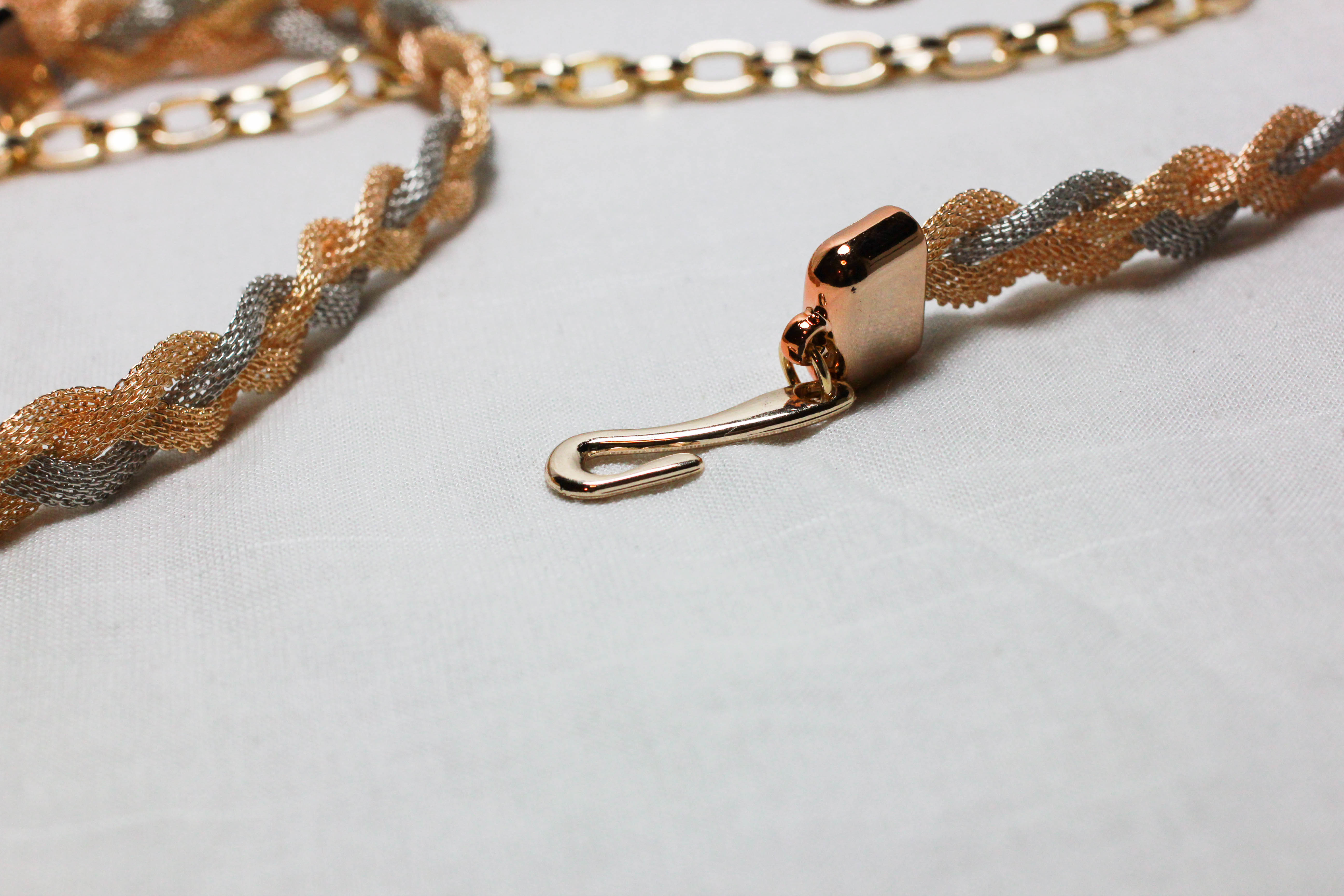 เข็มขัดเชือกถัก สายโซ่ทองเงินถักสลับ ปลายตะขอเกี่ยว