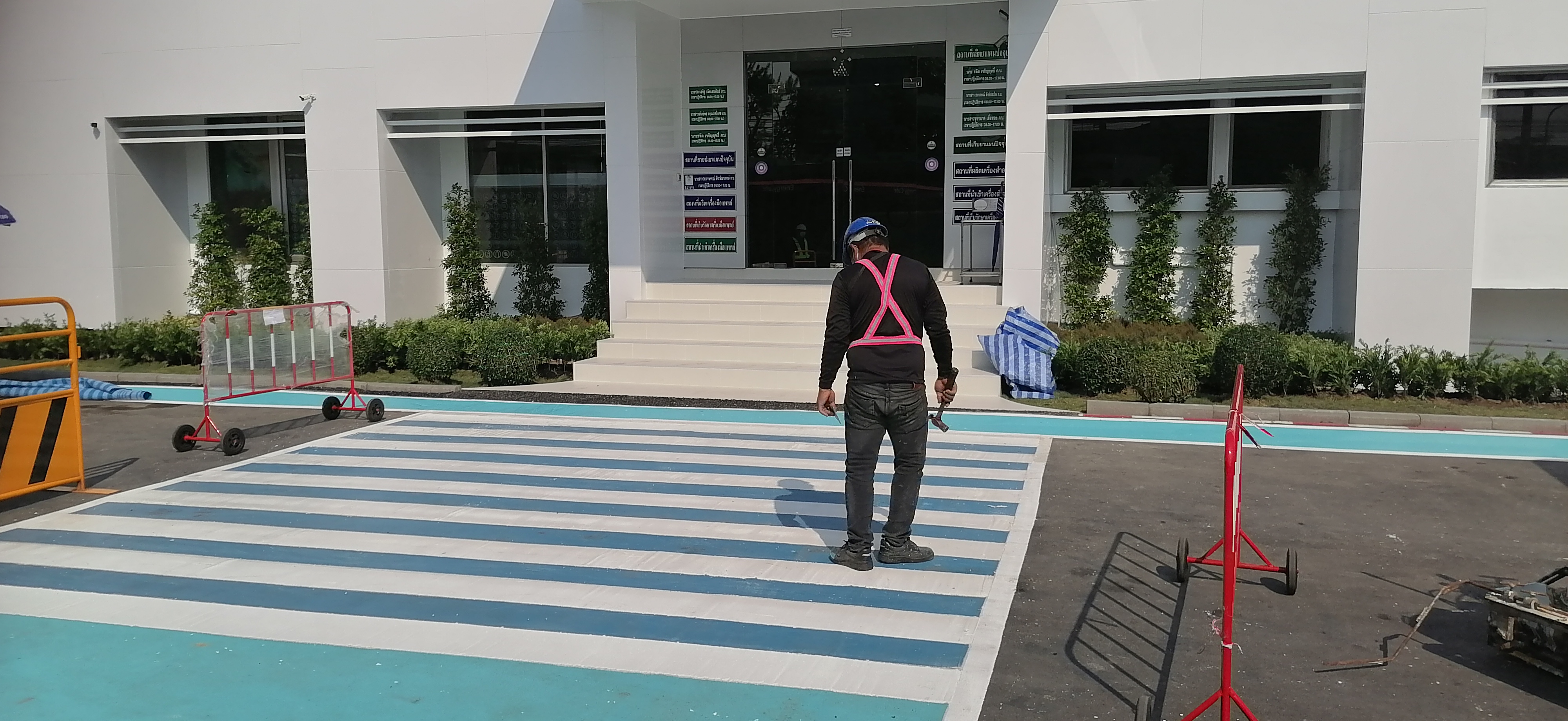 งานตีเส้นจราจรเส้นทางเดินภายในโรงงานสีเทอร์โมพลาสติก