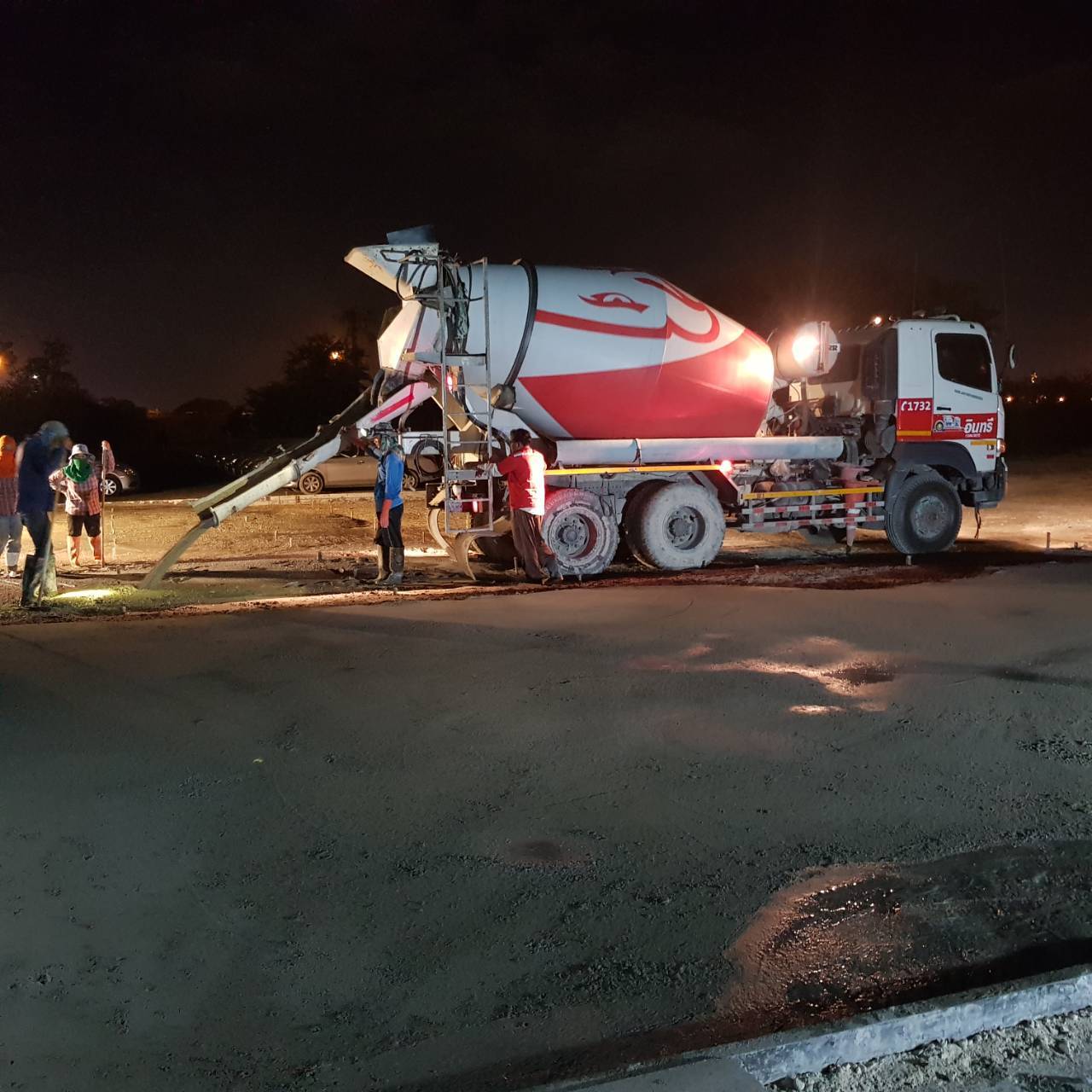 งานลาดกะบัง 2,000 ตรม