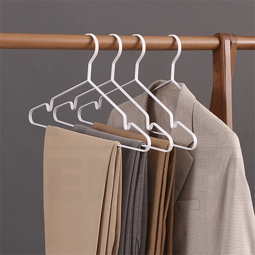 ไม้แขวนเสื้อ รักษาทรง ไม้แขวนเสื้อแฟชั่น แพค 5 ชิ้น