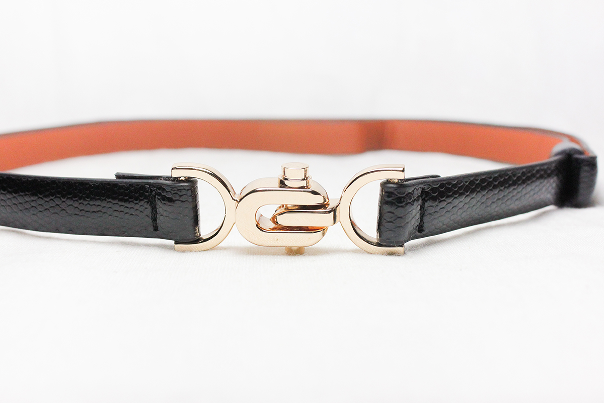 เข็มขัดปรับไซต์ได้ สายหนังสีดำ หัวล็อคสวย