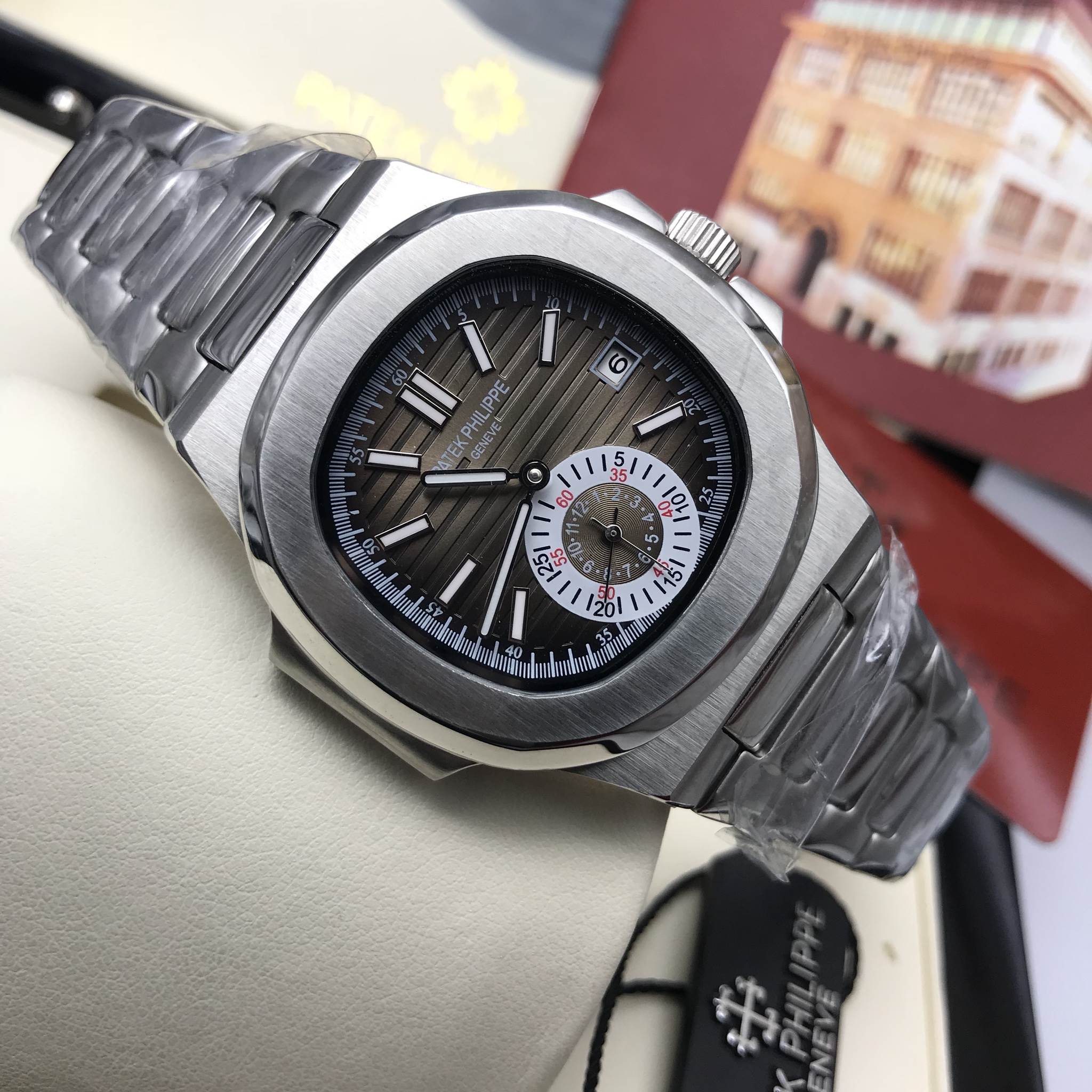 นาฬิกา Patek Philippe รุ่น Men Nautilus 5980 Stainless With Grey Dial