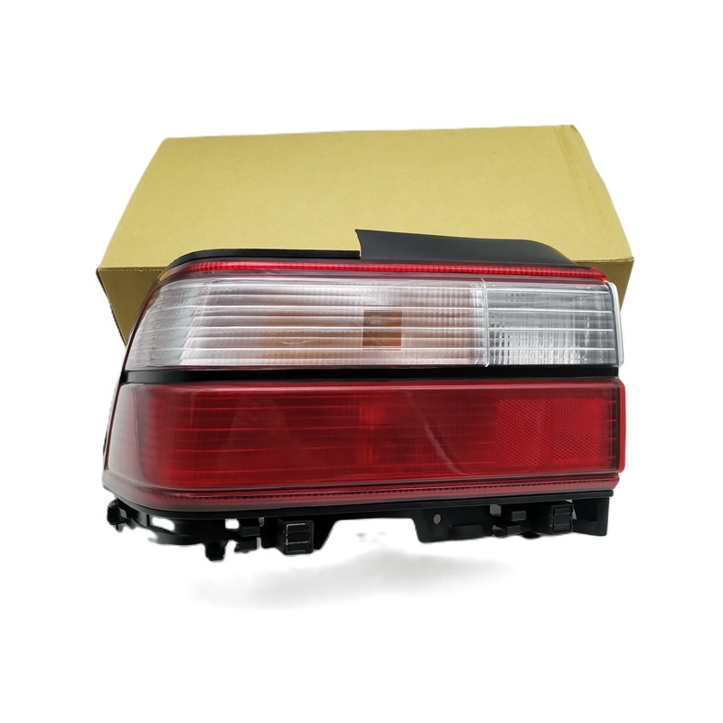 ไฟท้าย TOYOTA COROLLA(โคโรล่า) AE101/AE102 โฉมสามห่วง (ลายAE102) พร้อมขั้ว+หลอด (งานแท้ LUCID) (รหัส : AE102) -ราคาต่อดวง-