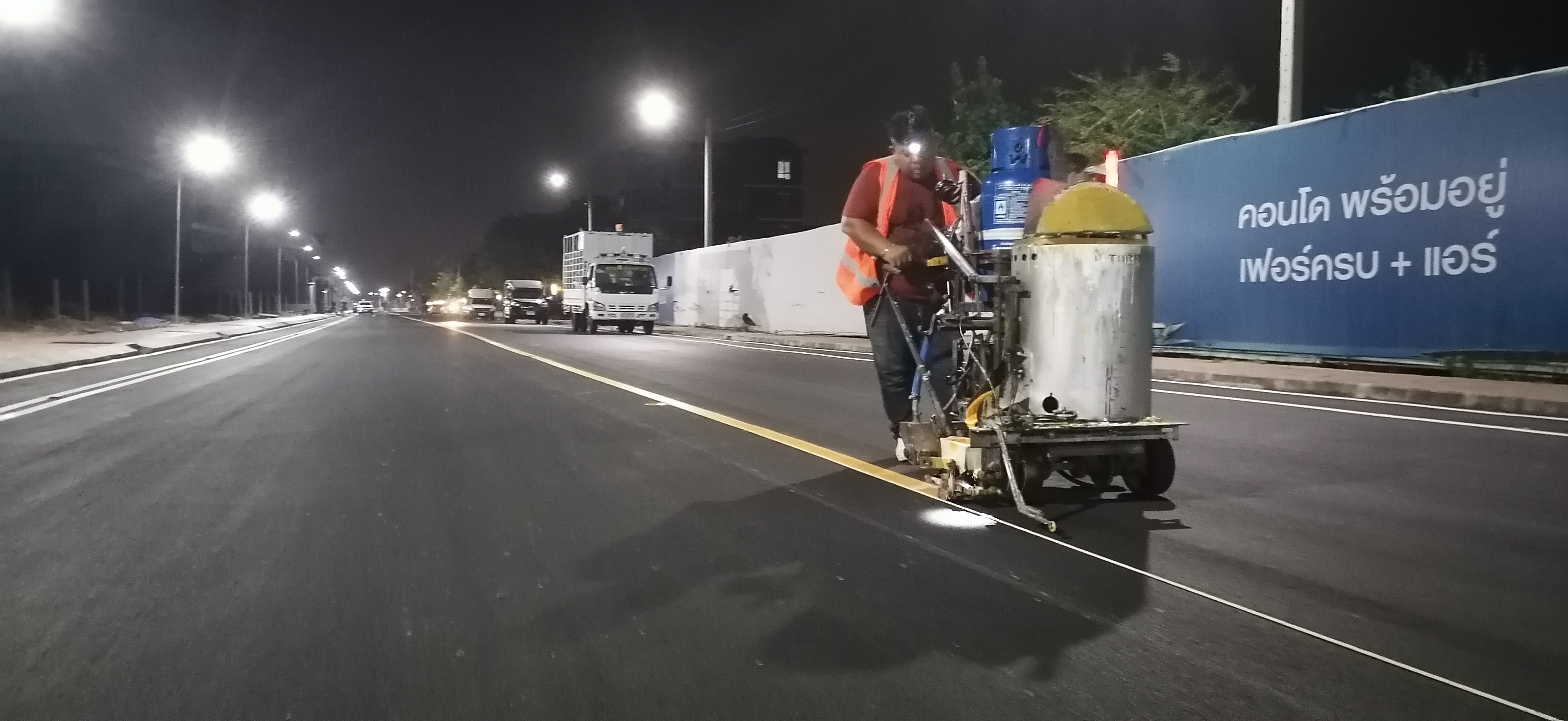 งานตีเส้นจราจร เลนจักรยาน ลู่วิ่งสีเทอร์โมพลาสติก