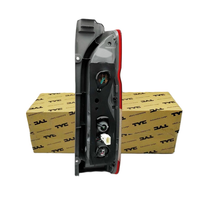 ไฟท้าย TOYOTA VENTURY(เวนจูรี่) พร้อมขั้วไฟ โฉมปี2014-2018 (งานแท้ TYC) -ราคาต่อดวง-