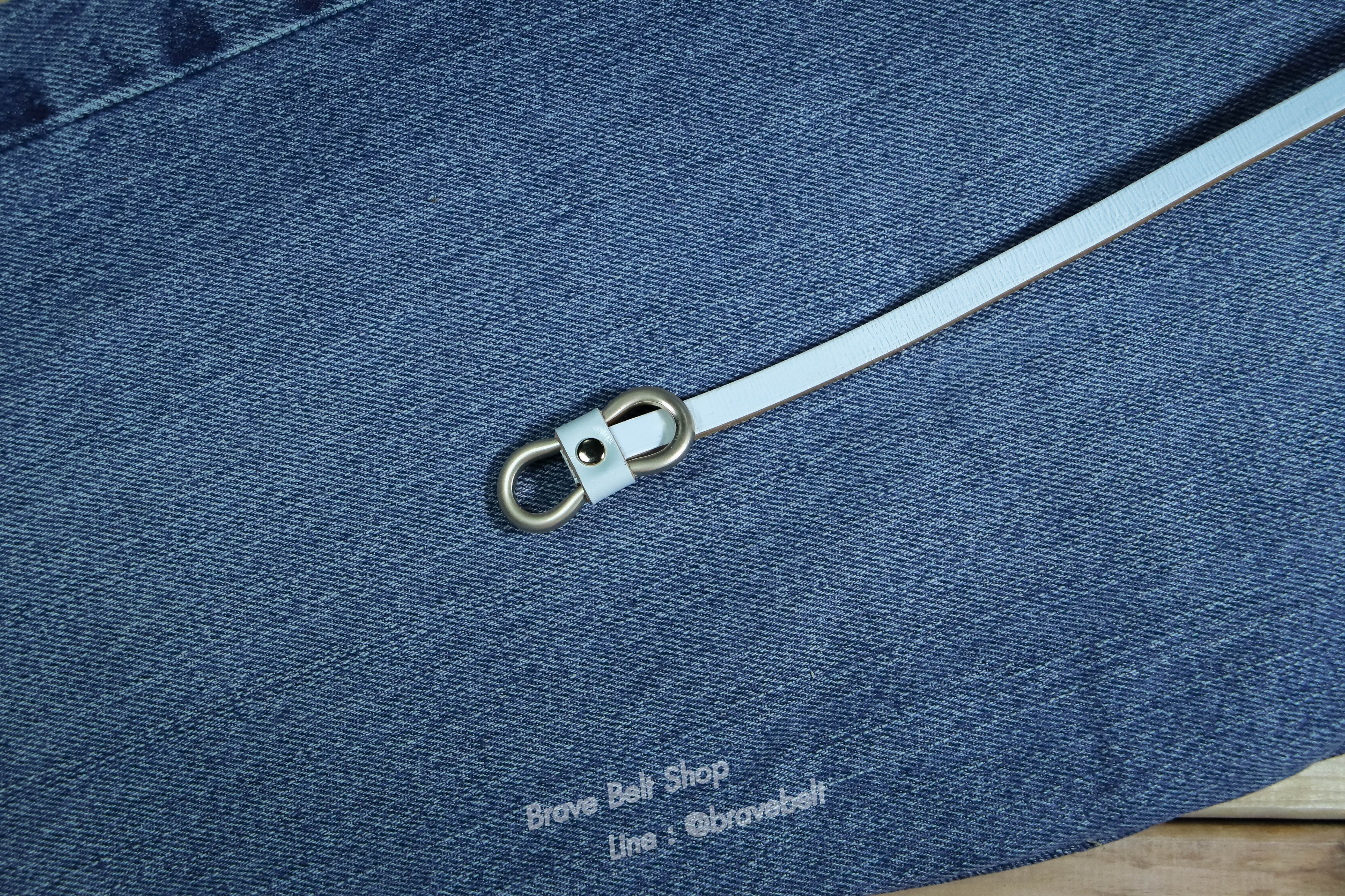 เข็มขัดหนังแท้ผู้หญิงเส้นเล็ก สีขาวหัวโบว์