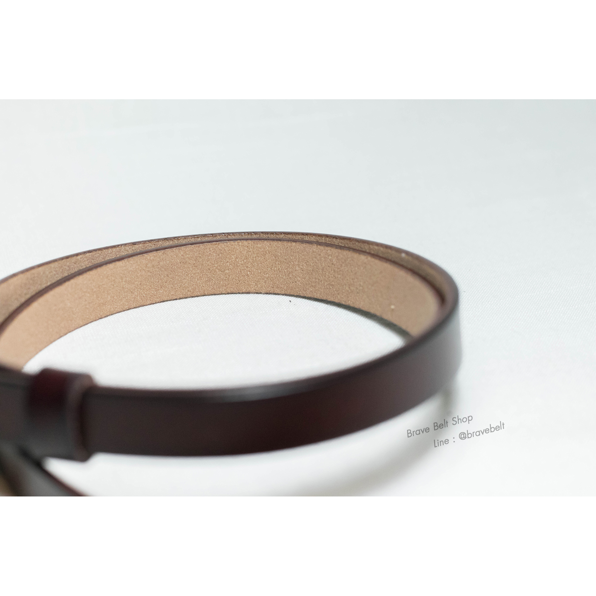 เข็มขัดสีเลือดหมูผู้หญิงน่ารัก หัวเข็มขัดสีทอง