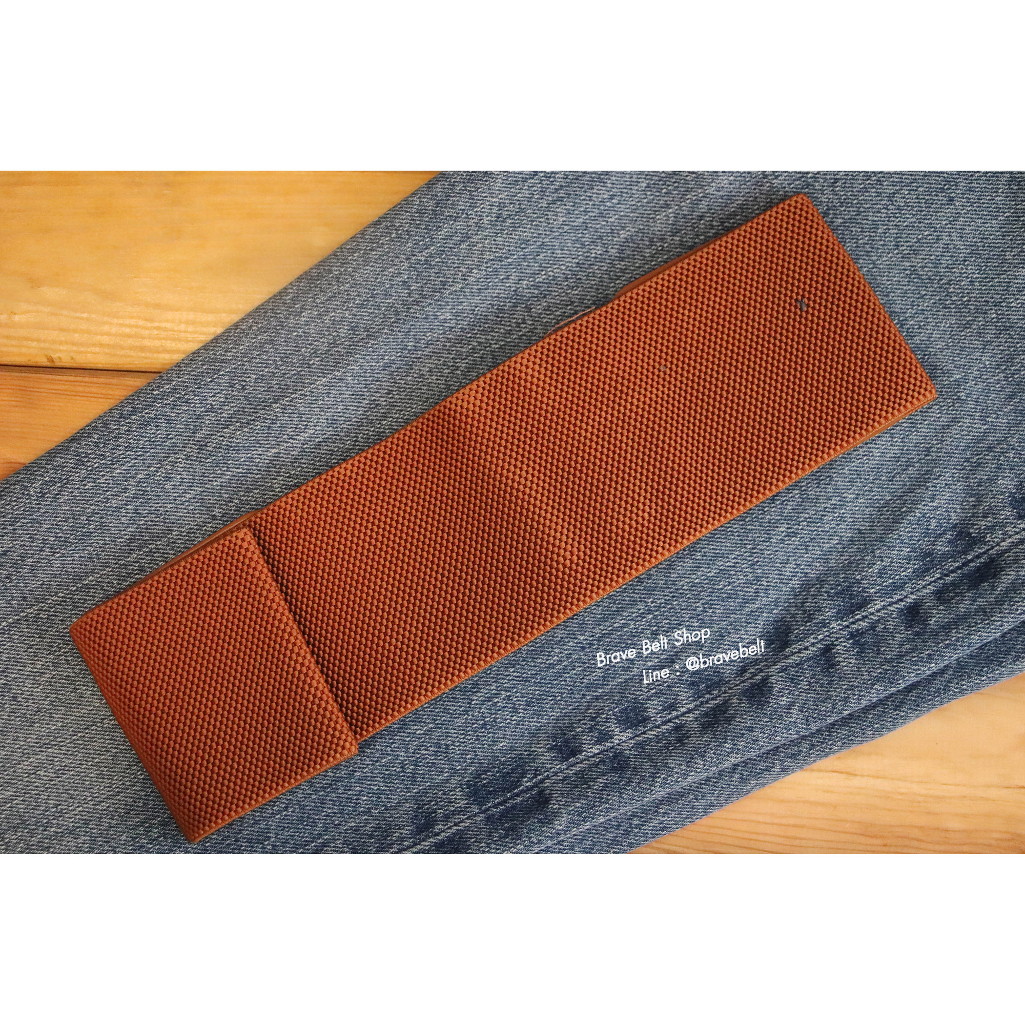 เข็มขัดสีน้ำตาลแบบยางยืดผู้หญิง