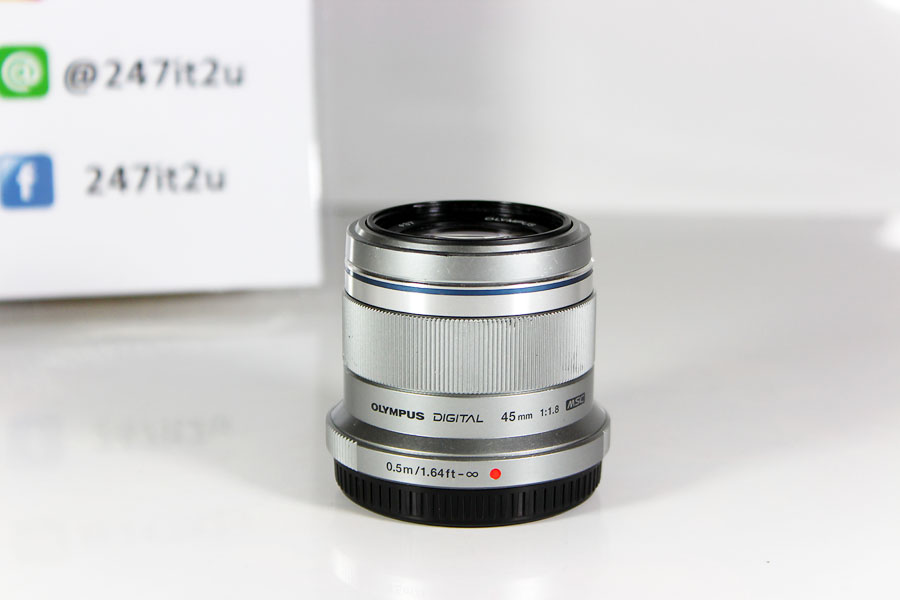 เลนส์ Olympus M. Zuiko Digital 45mm f/1.8 สี silver