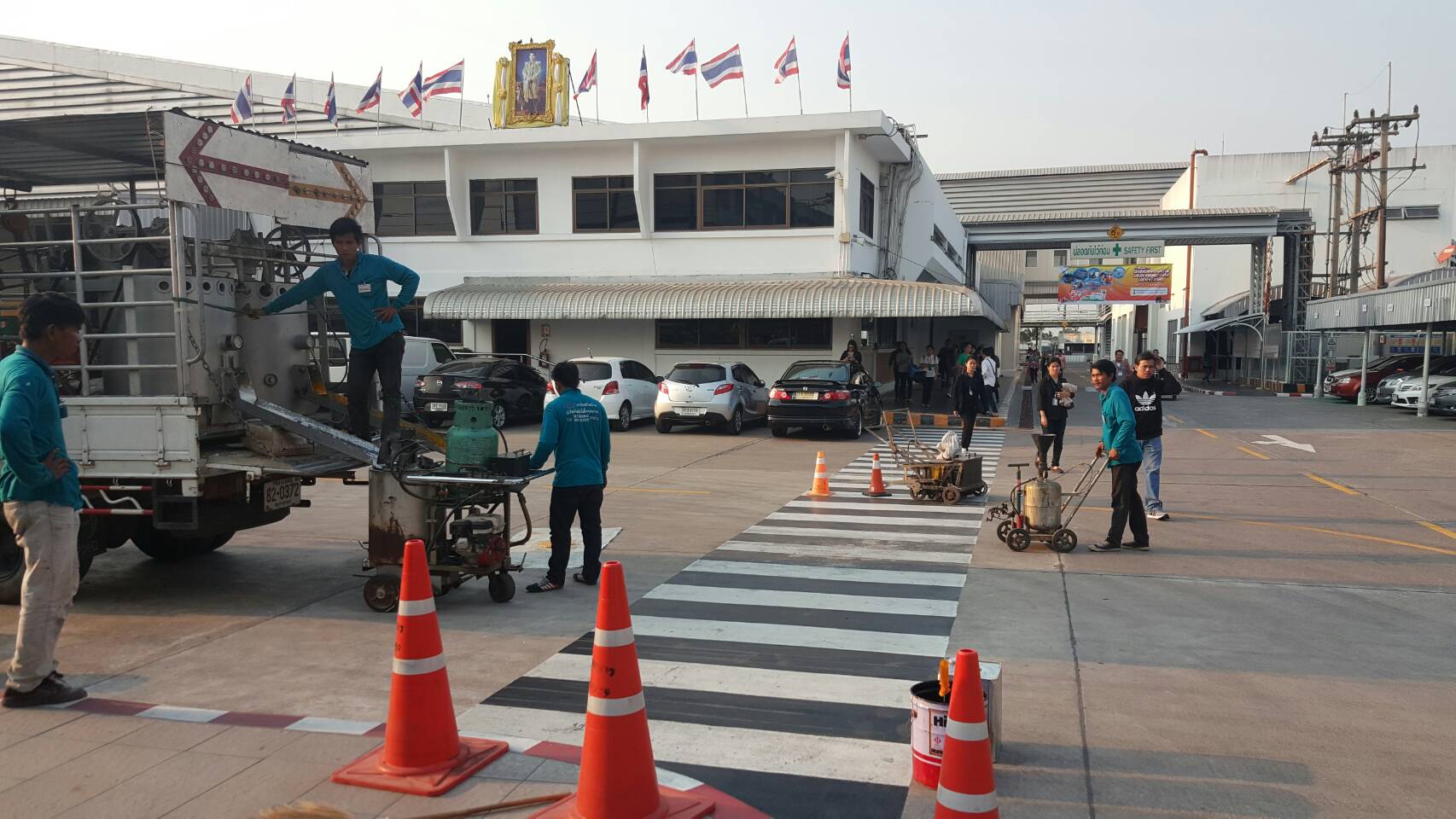 ทางม้าลายภายในโรงงาน