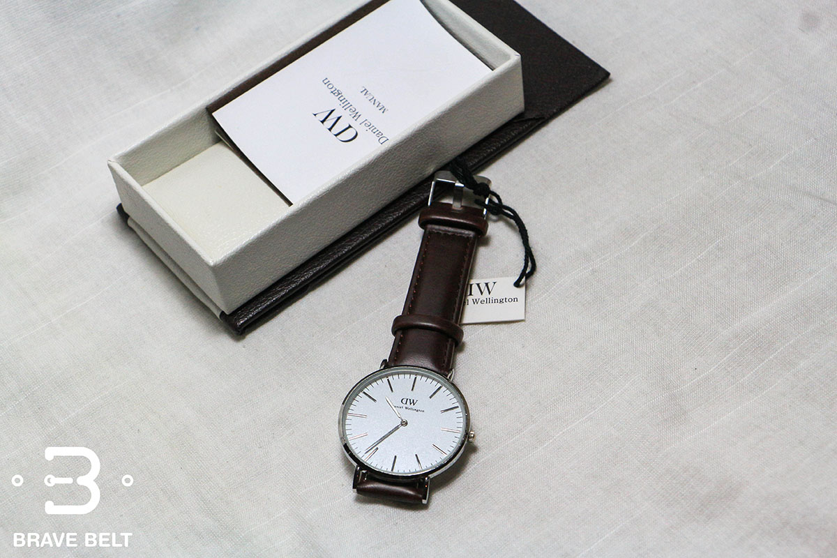 นาฬิกา Daniel Wellington ขอบสีเงิน สายหนังน้ำตาล