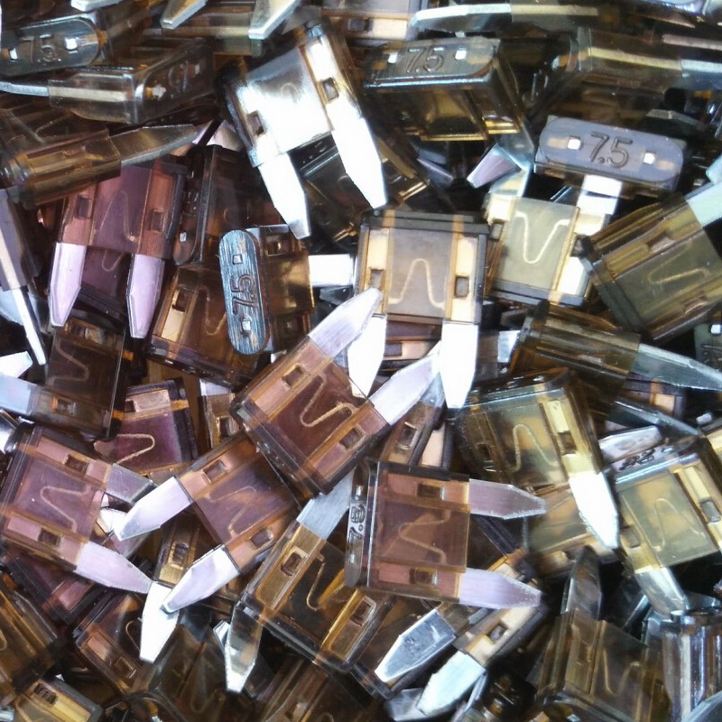 ฟิวส์เสียบ มินิ 7.5 แอมป์ MINI FUSE 100 Pcs/Box