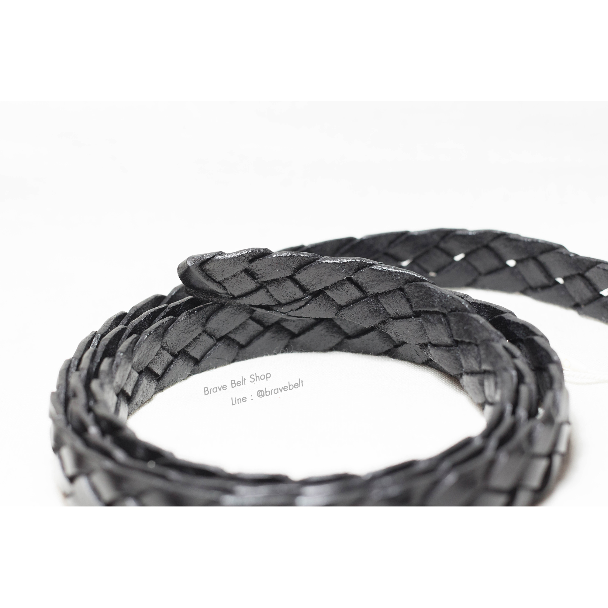 เข็มขัดหนังสานแฟชั่น สีดำถักสวย