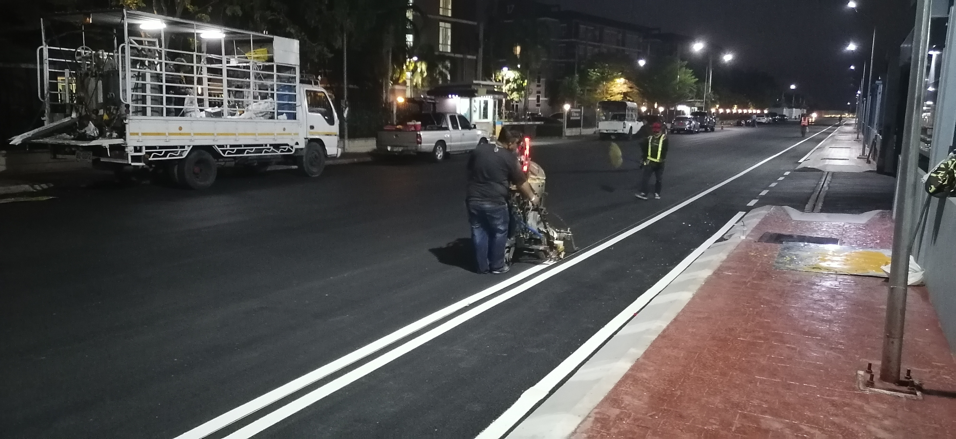 งานตีเส้นจราจร เลนจักรยาน ลู่วิ่งสีเทอร์โมพลาสติก