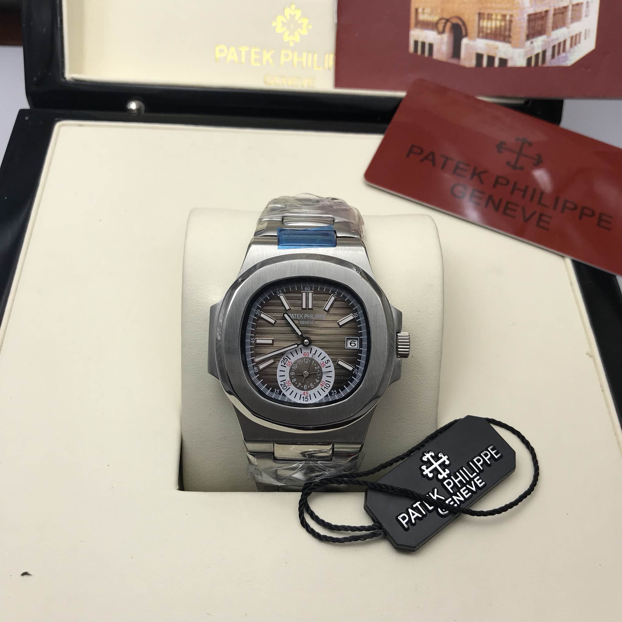นาฬิกา Patek Philippe รุ่น Men Nautilus 5980 Stainless With Grey Dial