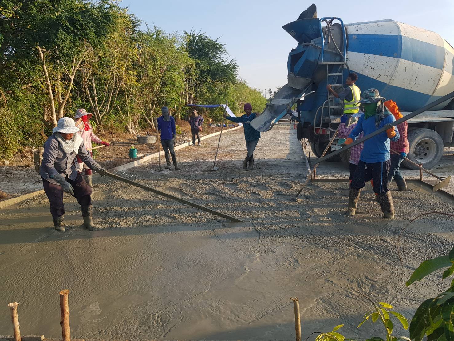 งานลาดกะบัง 2,000 ตรม