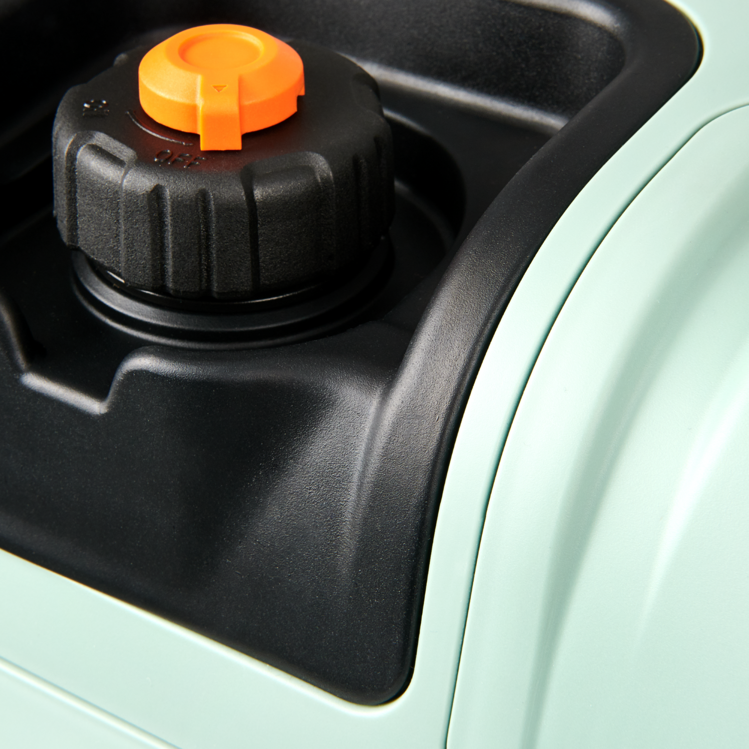 Dometic PGE121 Portable Smart Inverter Generator 2100 VA