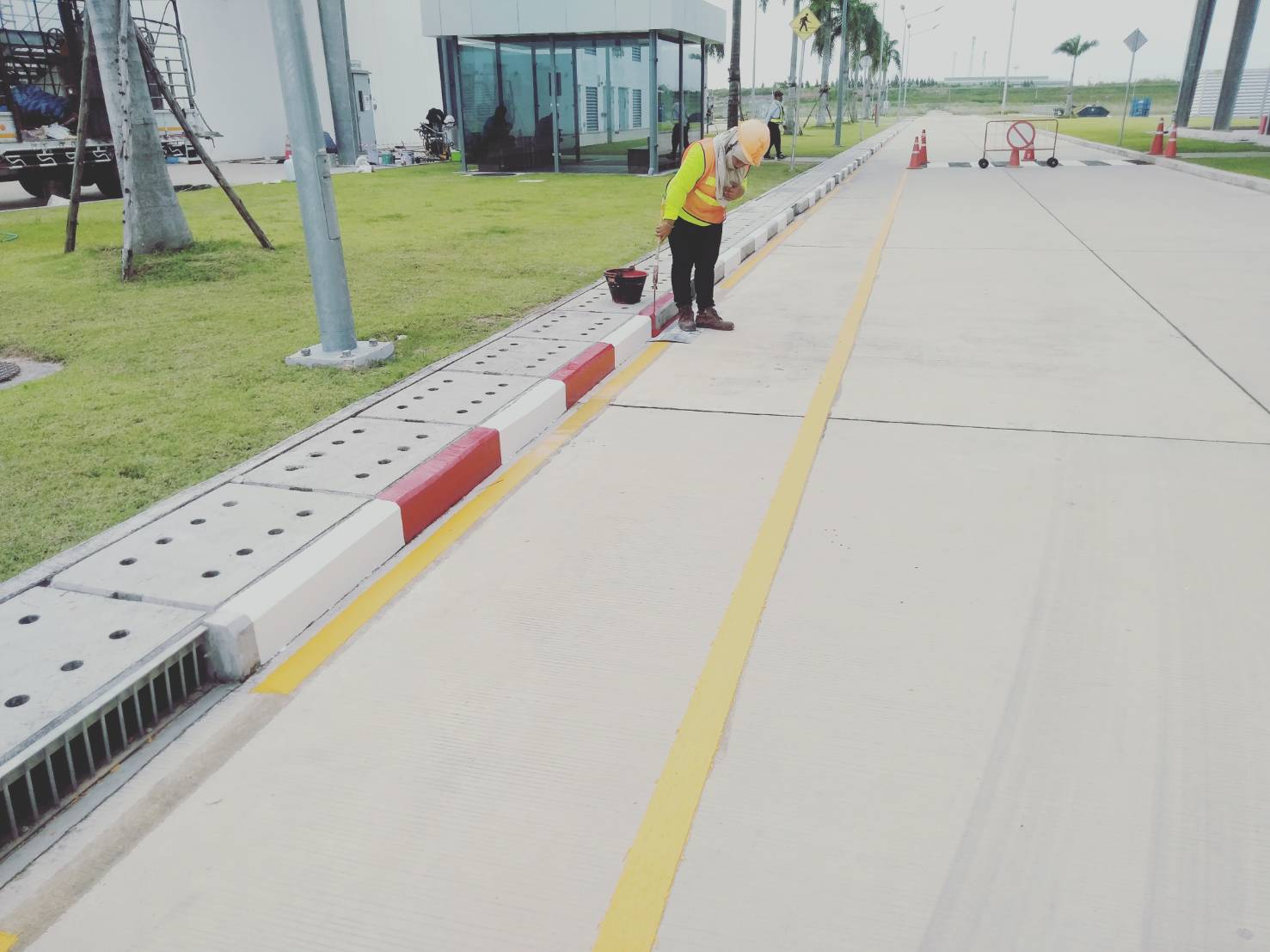 เส้นทางเดินภายในโรงงานราคาตีเส้นทางเดิน