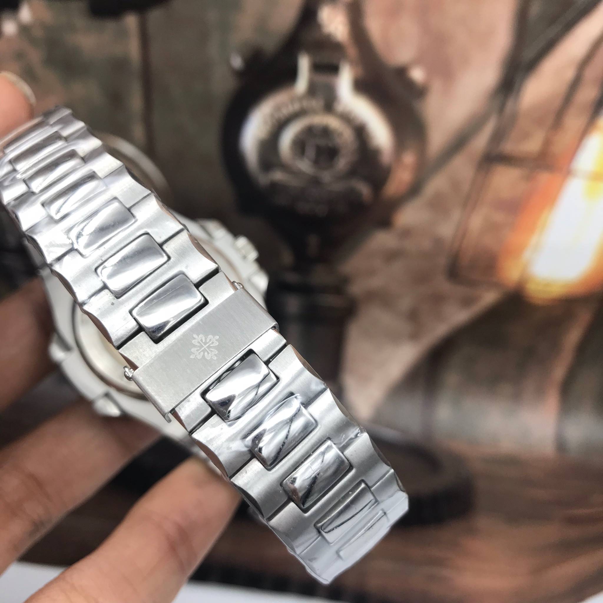 นาฬิกา Patek Philippe รุ่น Men's Nautilus Chronograph สีเงิน สายเลสสีเงิน หน้าปัดสีเทางาน CC