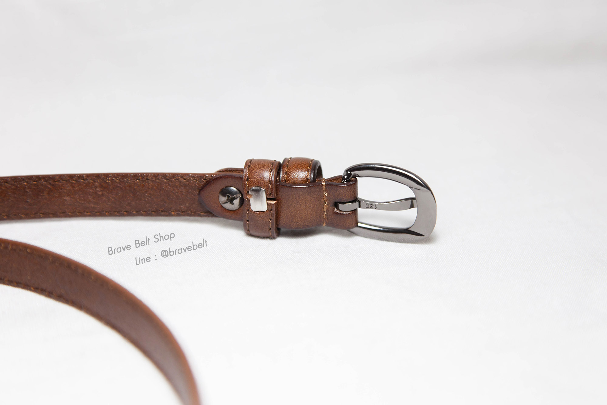 เข็มขัดแฟชั่นหนังแท้ เส้นเล็กสีน้ำตาลเข้ม