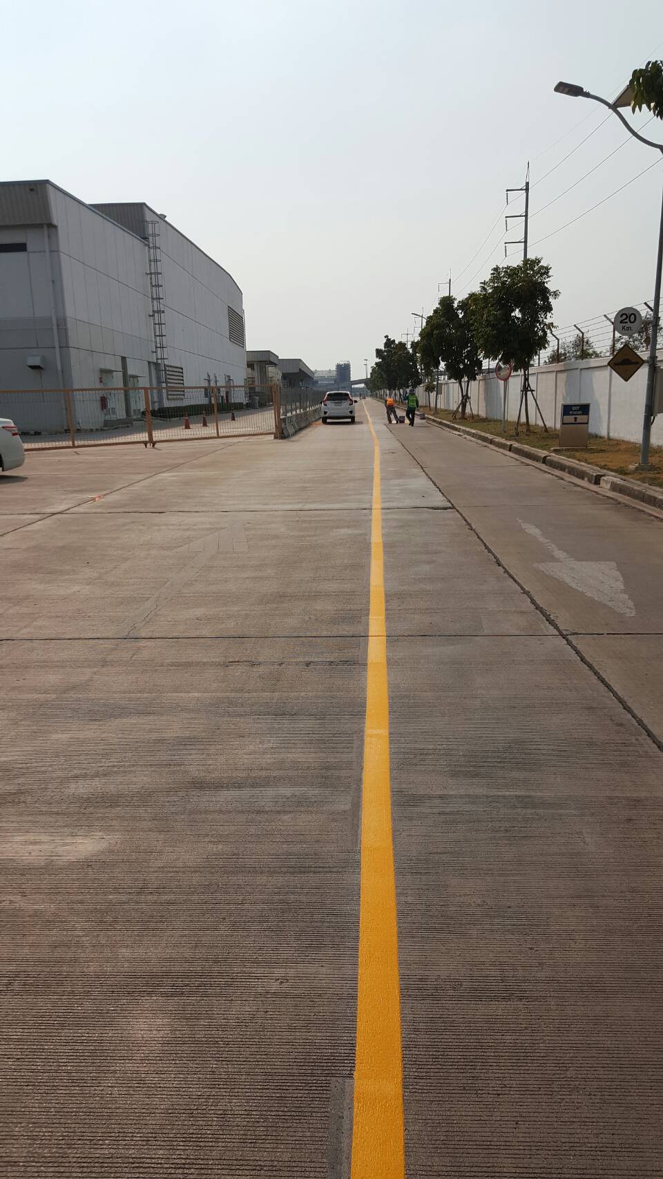 งานตีเส้นจราจรภายในโรงงานนิคมอุตสาหกรรมโรจนะ อยุธยา