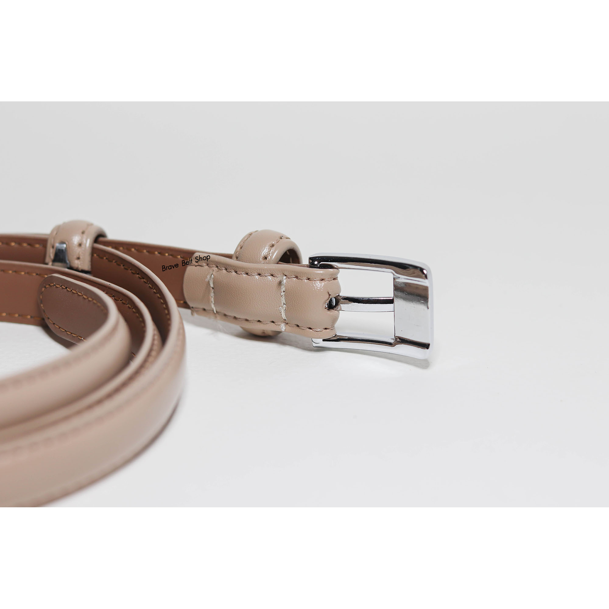 เข็มขัดผู้หญิงสีครีม เส้นเล็กน่ารัก