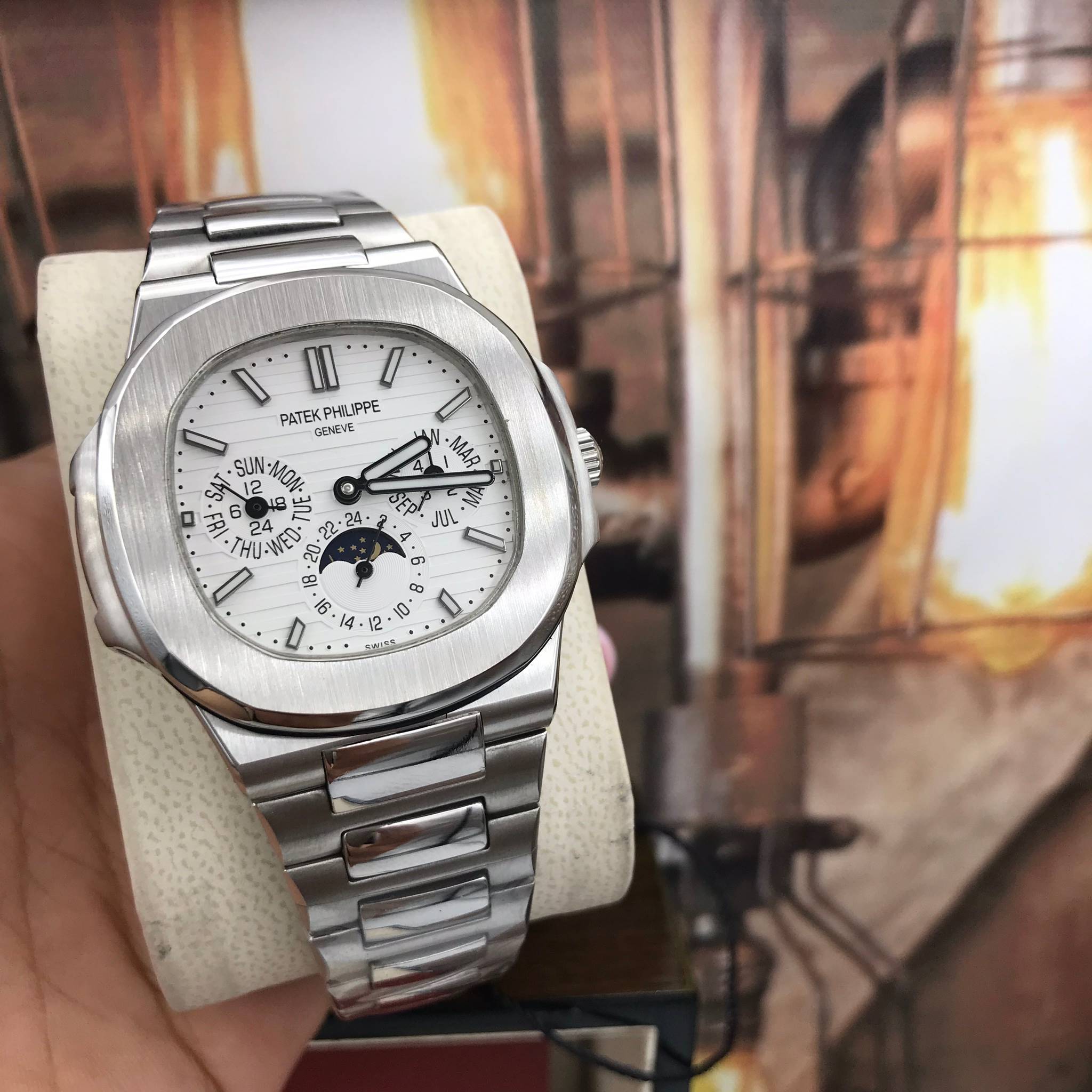 นาฬิกา Patek Philippe รุ่น Men's Nautilus Chronograph สีเงิน สายเลสสีเงิน หน้าปัดสีขาวงาน Mirror Swiss