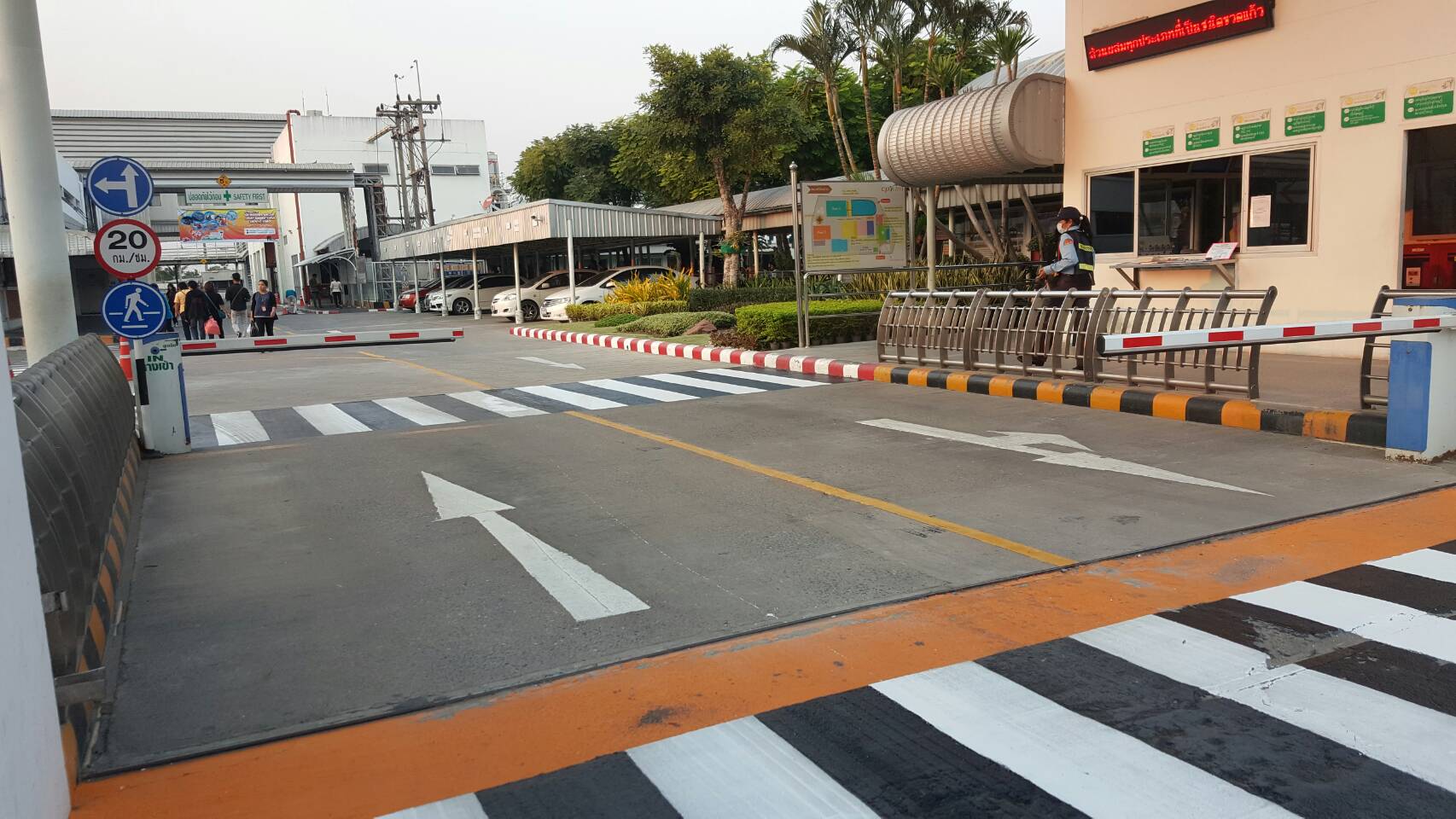 ทางม้าลายภายในโรงงาน