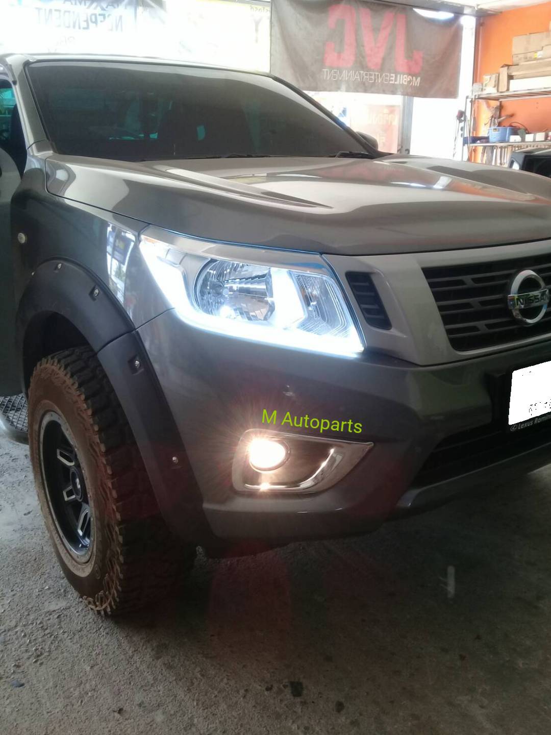 ไฟตัดหมอก NISSAN NAVARA 2015 2016 2017 2018 2019 NP-300 NP300 ฝาครอบดำ ฝาครอบชุบ นิสสัน นาวาร่า ไฟสปอร์ตไลท์ (รับประกันสินค้า 3 เดือน)