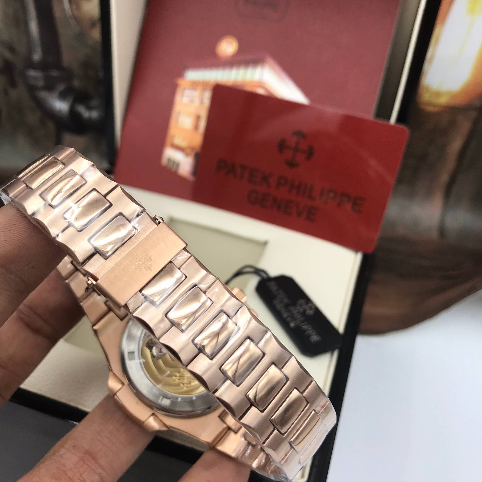 นาฬิกา Patek Philippe รุ่น Men's Nautilus Chronograph สีพิ้งสายเลสสีเงิน หน้าปัดสีขาวงาน CC
