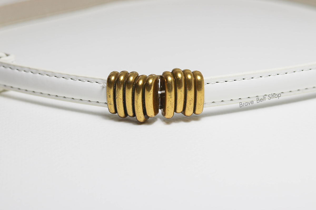 เข็มขัดแฟชั่นผู้หญิงสีขาว หัวเข็มขัดสีทองน่ารัก