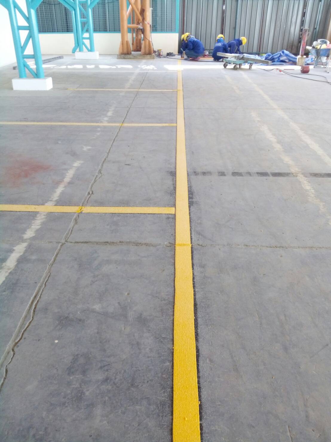 งานตีเส้นลานจอดรถ หน่วยงานนิคมอุตสาหกรรมนวนคร ปทุมธานี