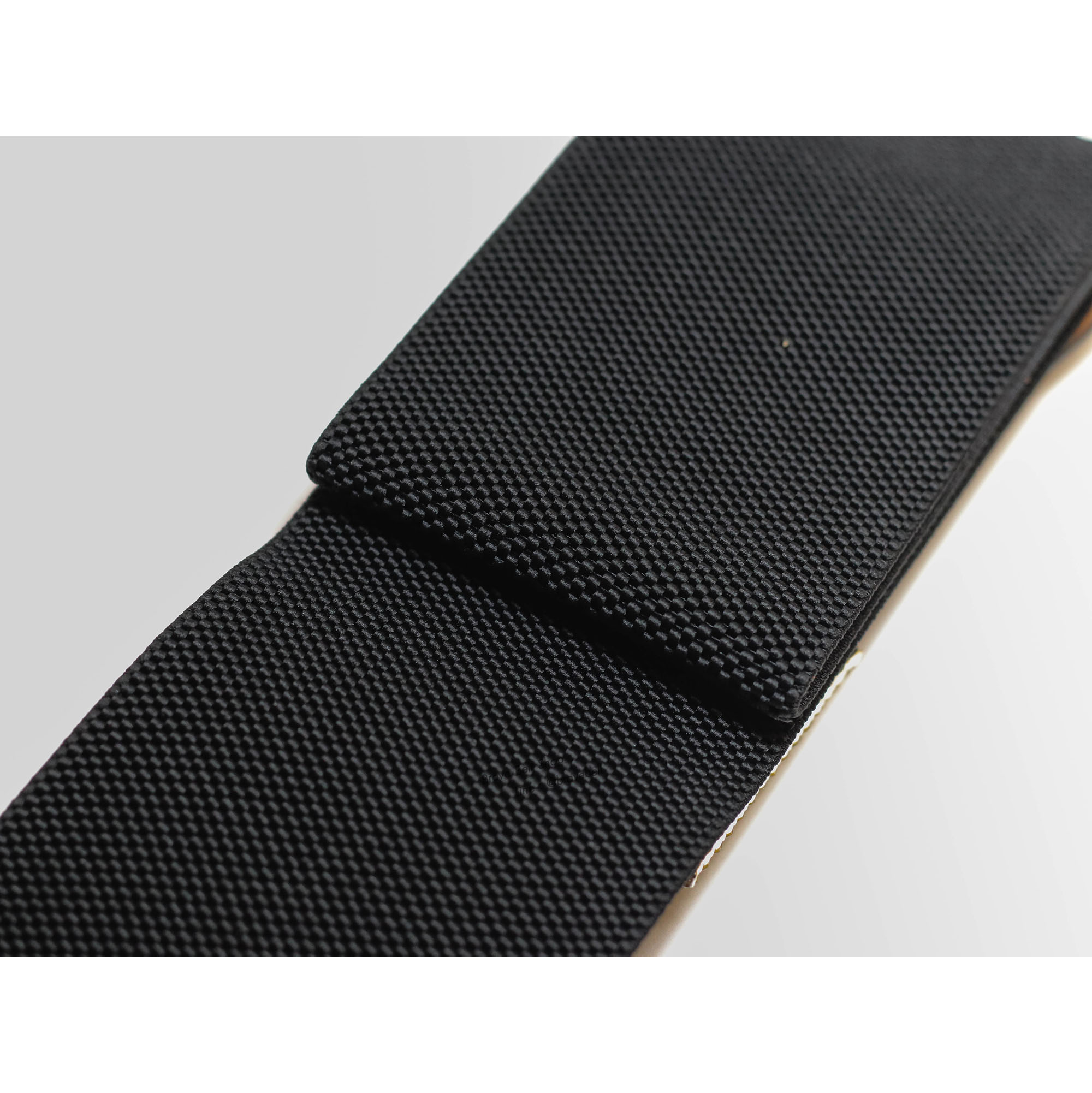 เข็มขัดยางยืดเส้นใหญ่ของผู้หญิงหัวมีเพชร