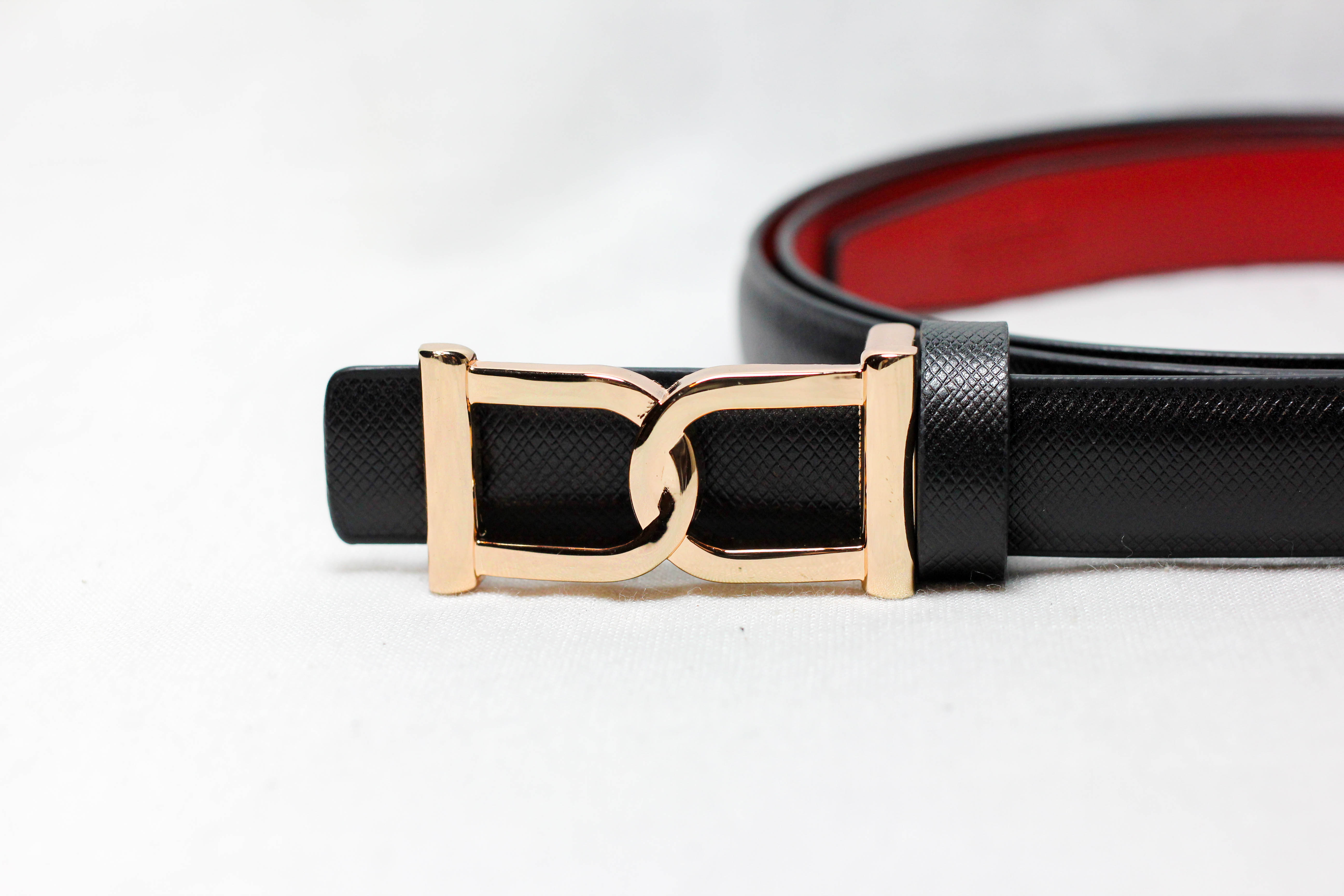 เข็มขัดหนังแท้ผู้หญิง สูง 1.2 ซม. หัวเหล็กสีทอง