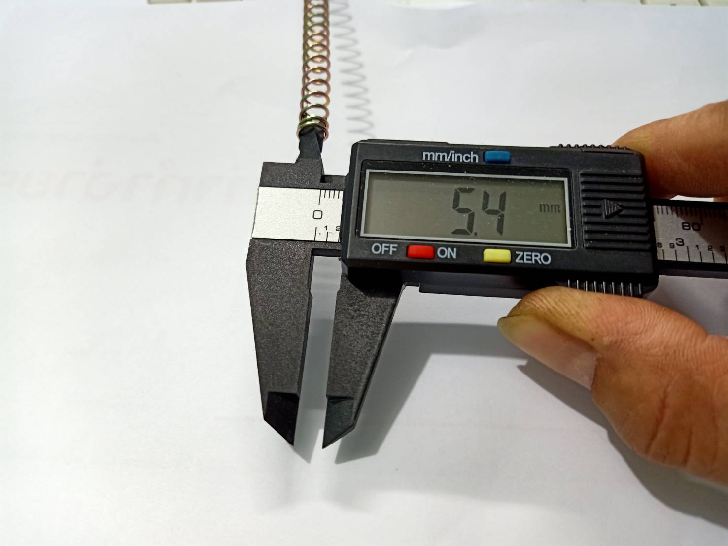 2 เส้น สปริง-ดัน ลวด 0.9 มิล x รูใน 5.4 มิล x วงนอก 7.2 มิล x ยาว 30 cm Pressure spring PS-09730