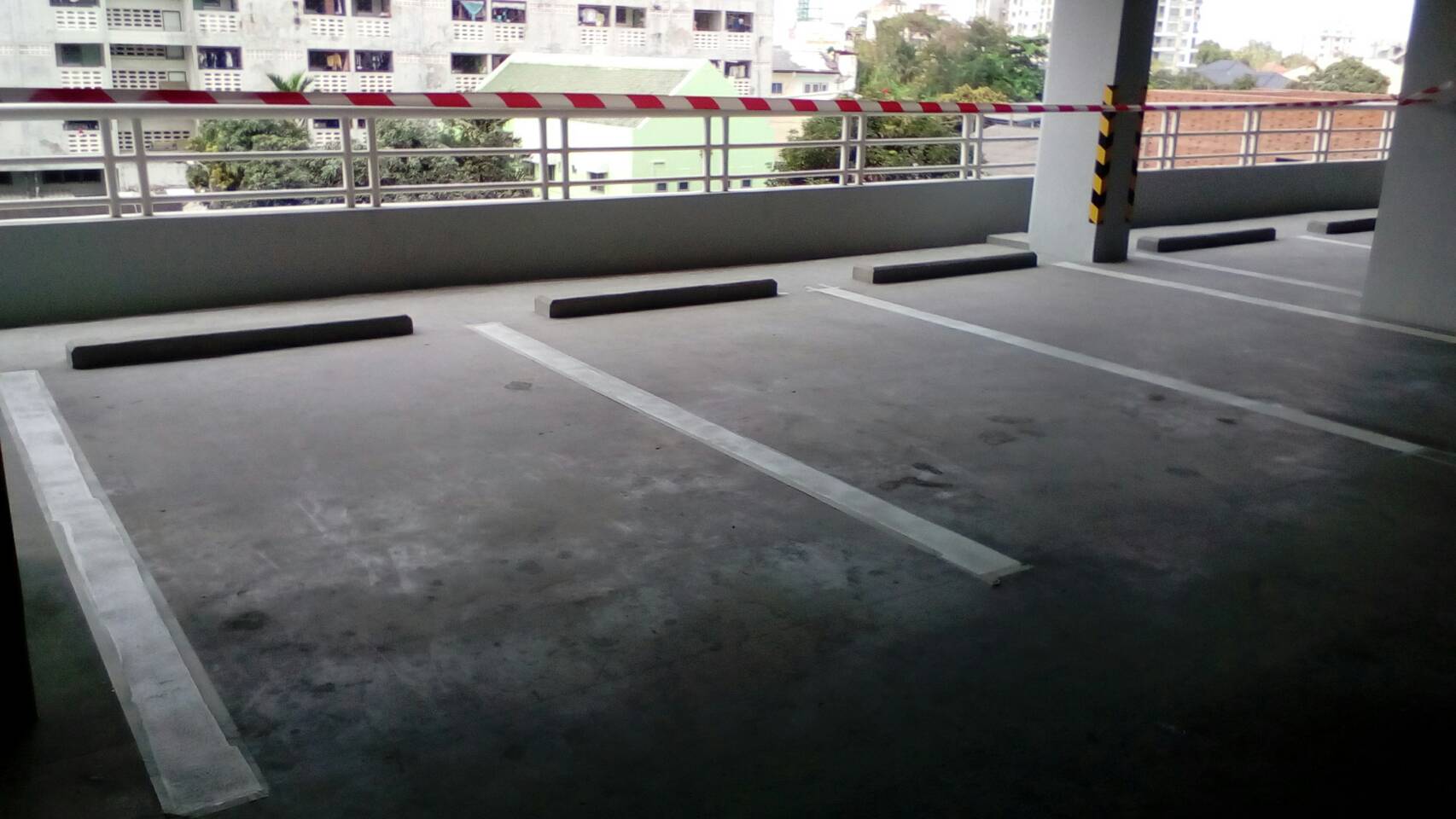 งานตีเส้นลานจอดรถในอาคารงานตีเส้นถนนตีเส้นจราจรสมุทรสาคร กาญจนบุรี ราชบุรี นครปฐม นนทบุรี จ.นนทบุรี