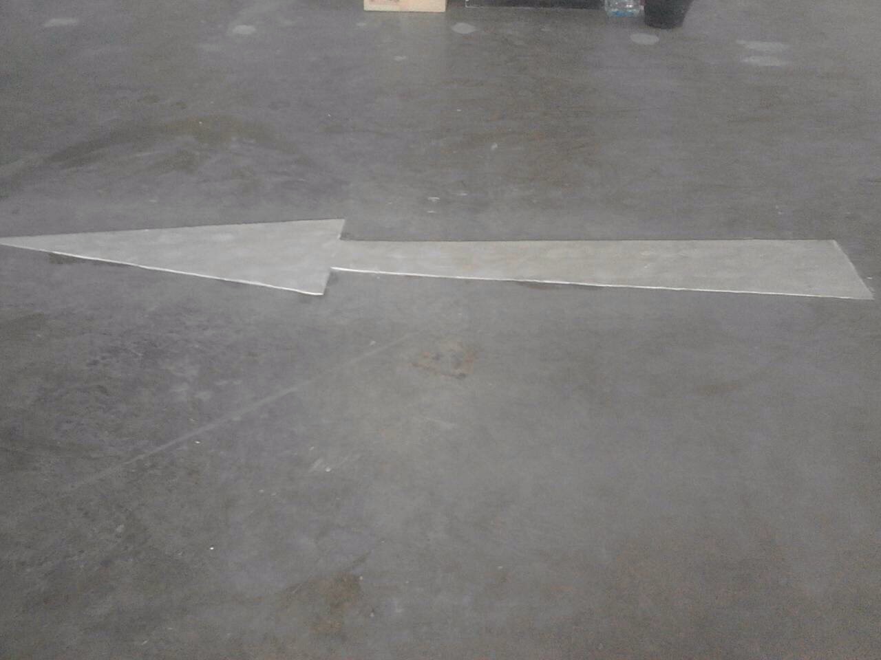 ตีเส้นช่องจอดรถภายในคอนโด กทม