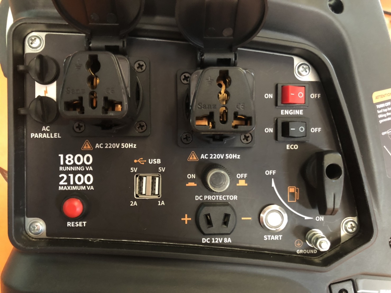 Dometic PGE121 Portable Smart Inverter Generator 2100 VA