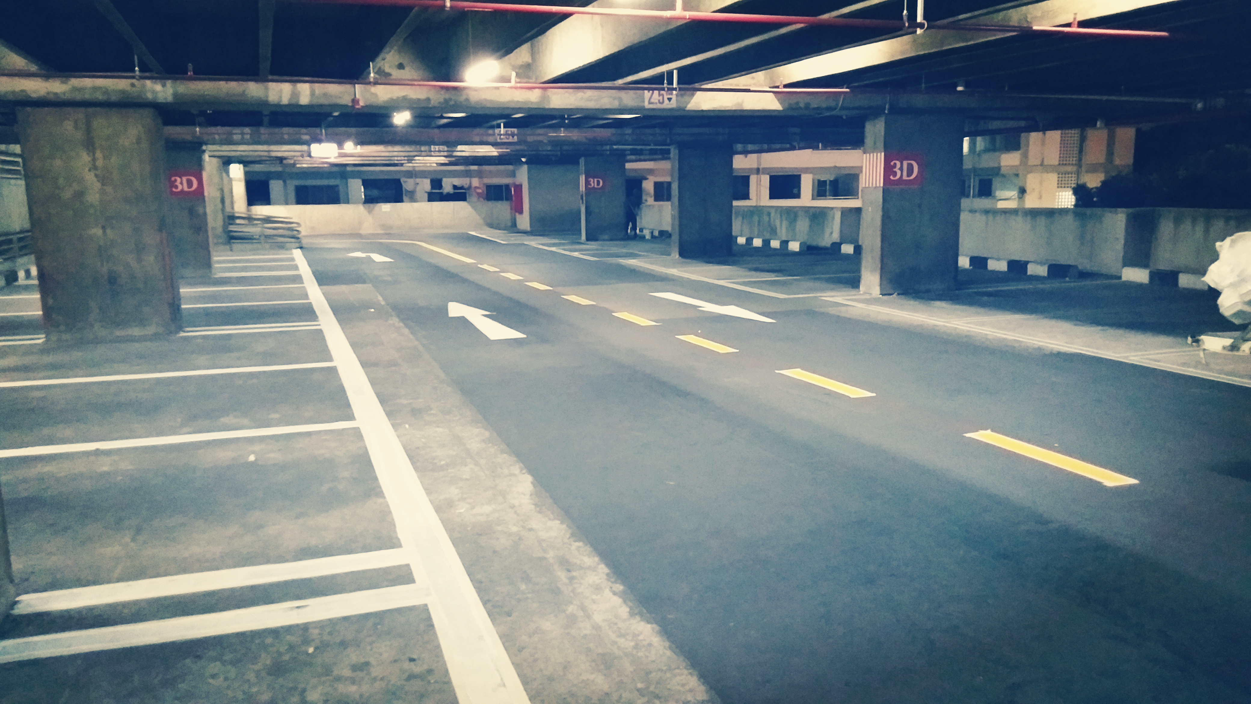 ตีเส้นช่องจอดรถยนต์และมอร์เตอร์ไซค์ ขนาดมาตราฐาน