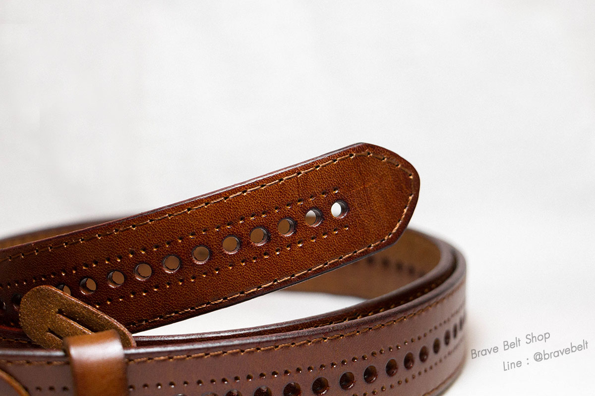 เข็มขัดหนังแท้ผู้หญิง สีน้ำตาลเข้มมีลายสายสวย