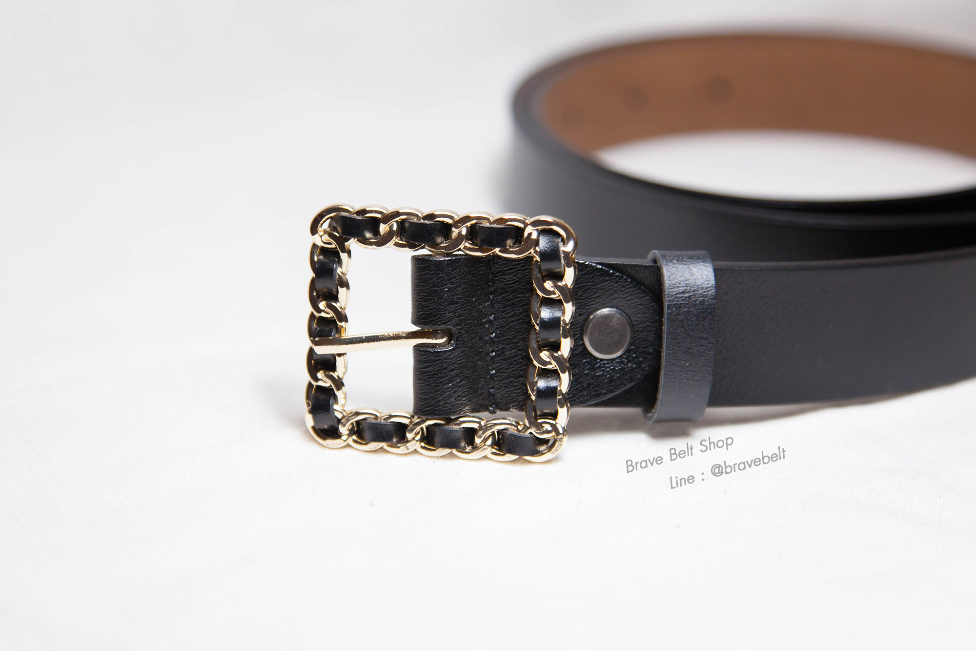 เข็มขัดแฟชั่นหนังแท้ สายสีดำหัวทอง