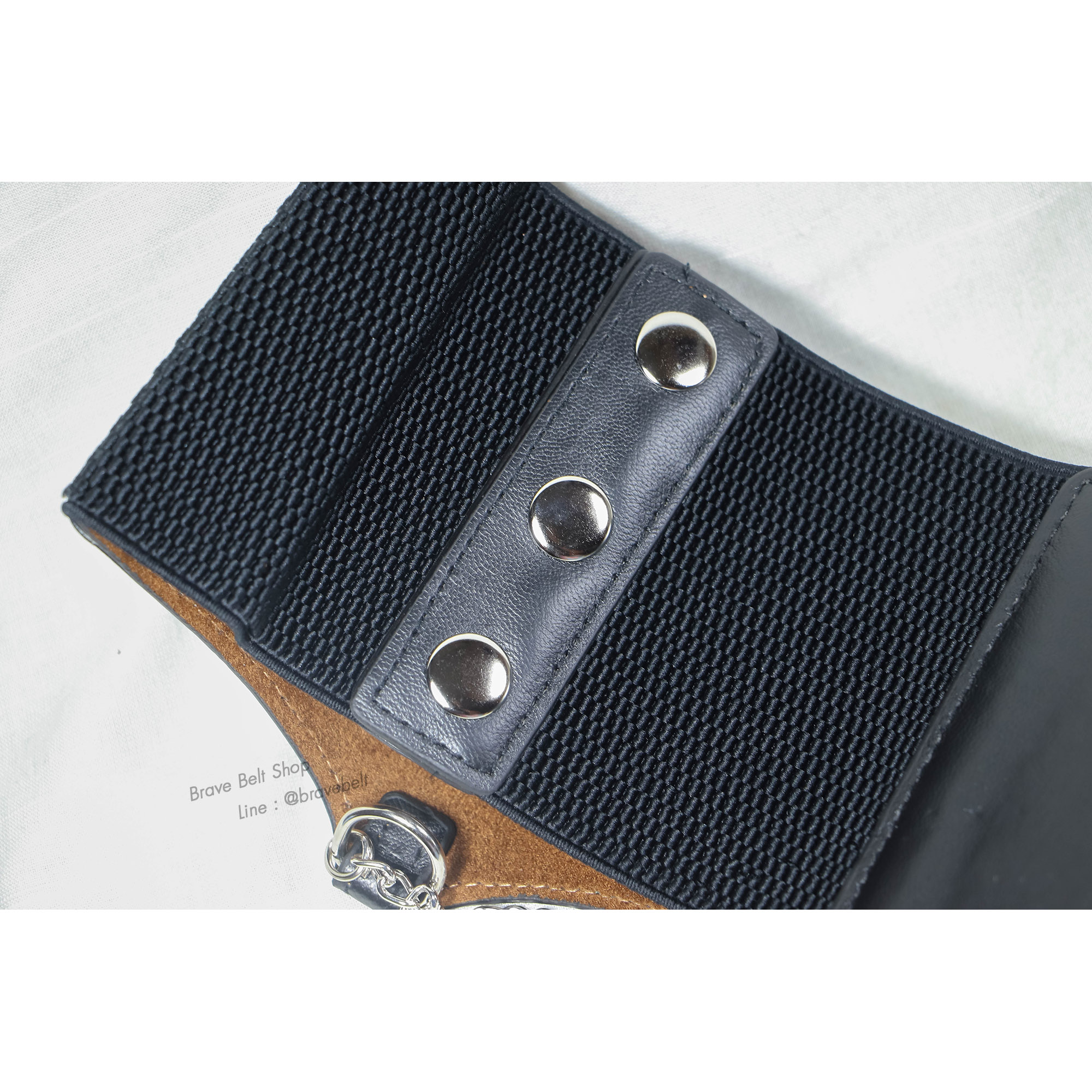 เข็มขัดเอวสูงแบบหนังสีดำทรงสวยเท่ๆ