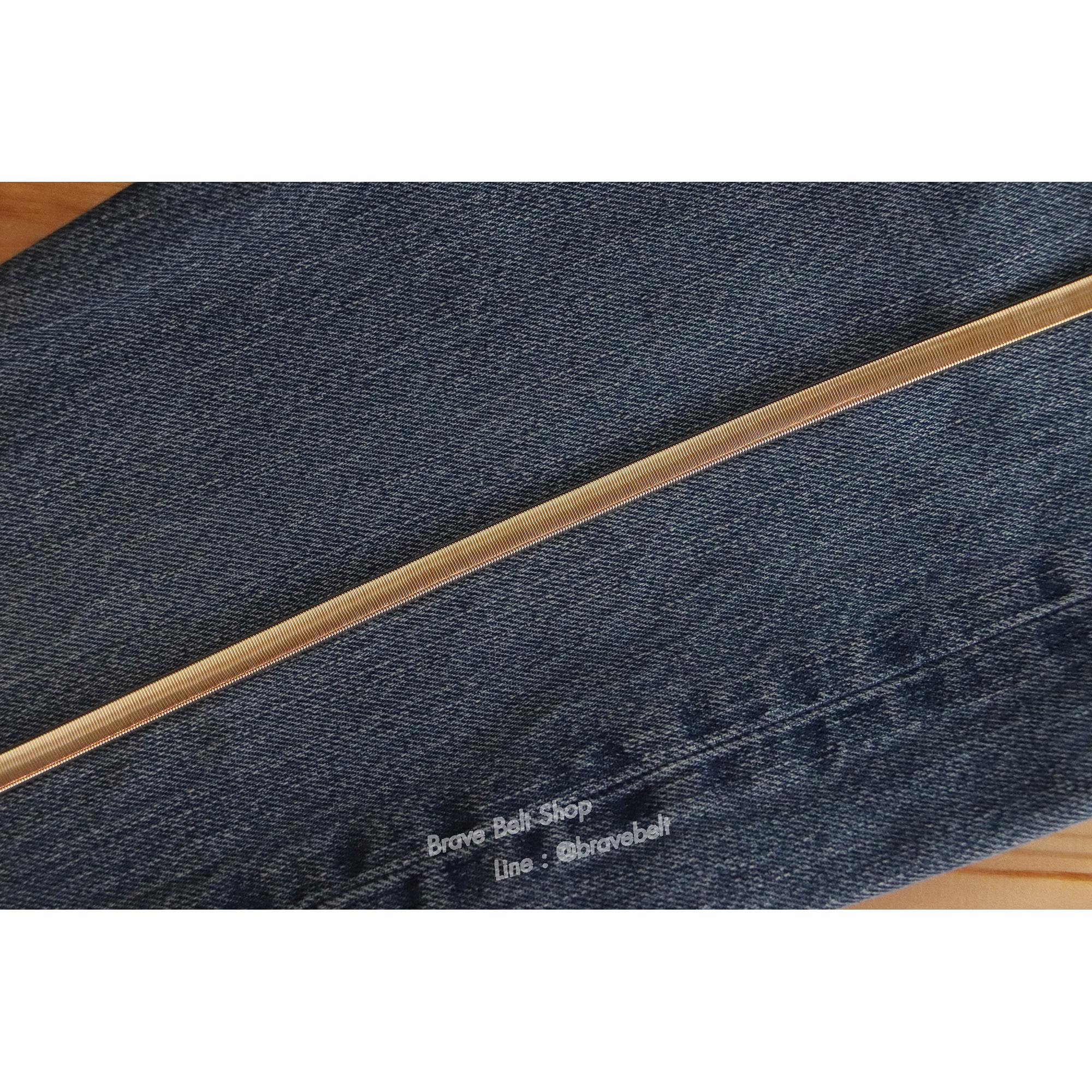 เข็มขัดสปริงใส่ออกงานรูปโบว์สีทอง