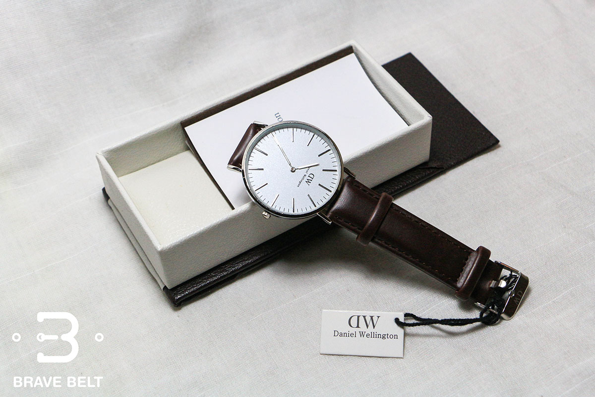 นาฬิกา Daniel Wellington ขอบสีเงิน สายหนังน้ำตาล