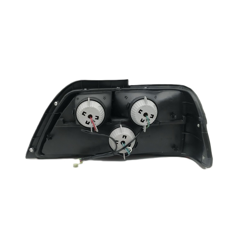 ไฟท้าย TOYOTA SOLUNA(โซลูน่า) โฉมแรก พร้อมขั้วไฟ ปี1996-1998 (งานแท้ TYC) -ราคาต่อดวง-