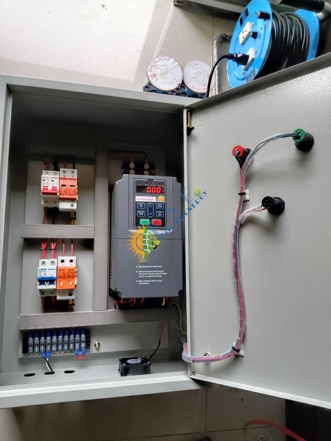 Set ตู้ Hybrid ปั้มน้ำ 3Hp 3P 220V สามารถใช้ทั้ง ไฟบ้านและโซลาร์เซลล์