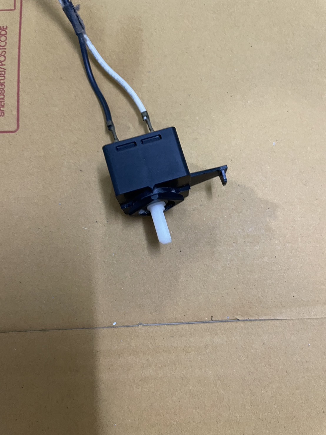 Whirlpool Start Switch อะไหล่เครื่องอบผ้า Whirlpool ปุ่มสตาร์ท พาร์ท 3395382 **อะไหล่เป็นมือสอง ไม่มีเครื่องเทสอะไหล่ ขอตีเป็นงานช่าง อะไหล่ที่ซื้อแล้วไม่สามารถเปลี่ยน/คืนได้**